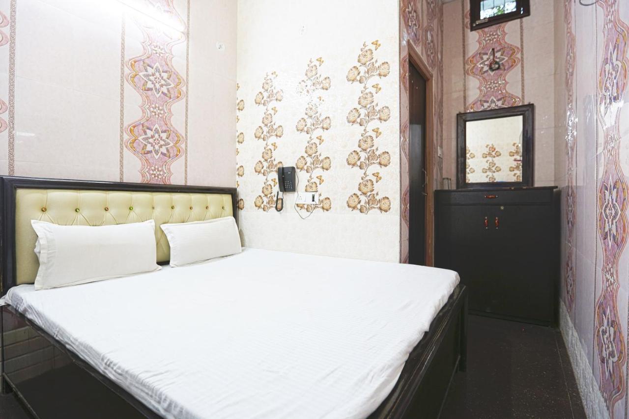 Spot On 43436 Hotel Mannat Spot Murádábád Exteriér fotografie
