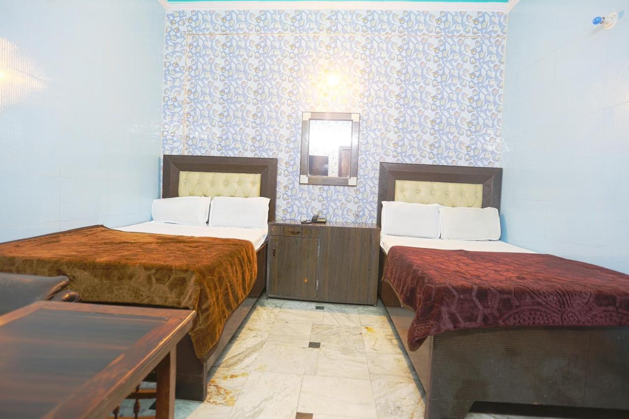 Spot On 43436 Hotel Mannat Spot Murádábád Exteriér fotografie