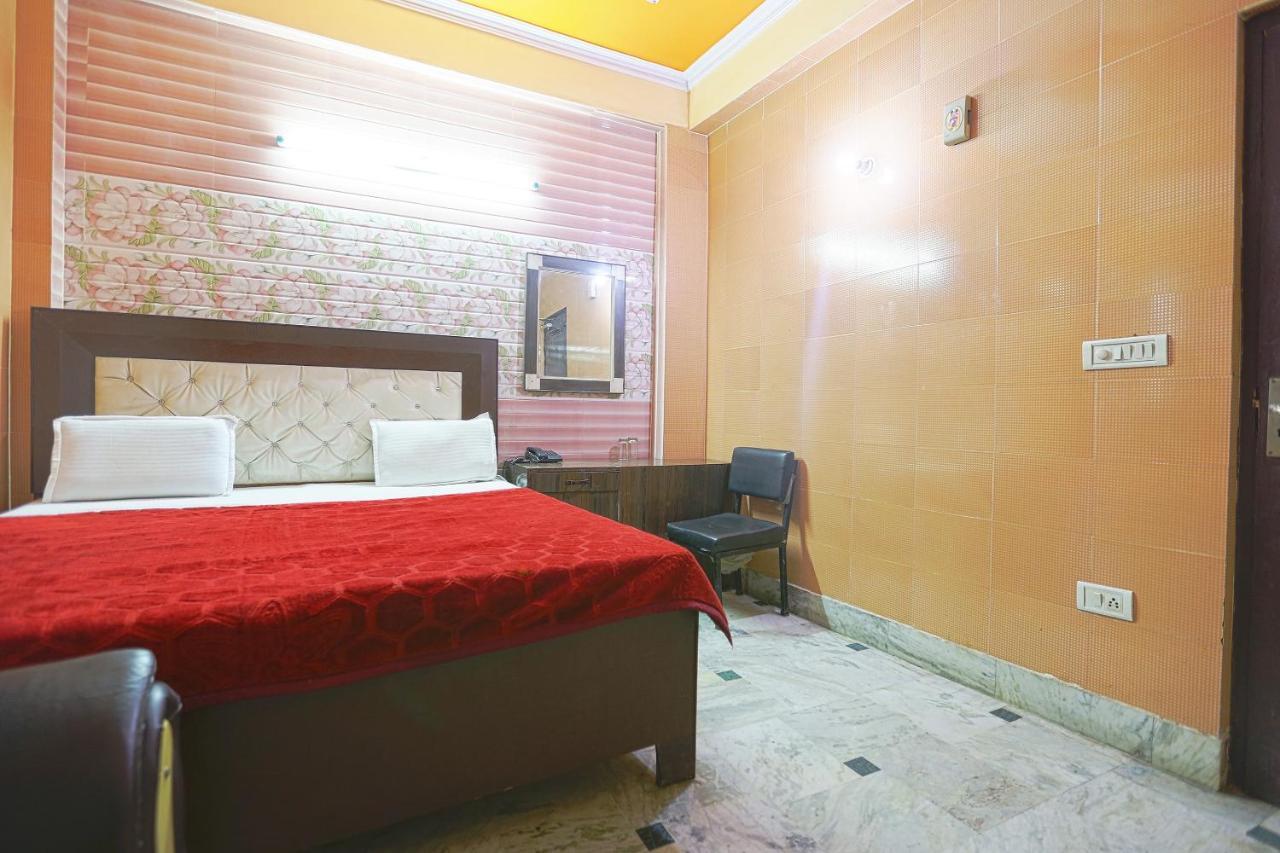 Spot On 43436 Hotel Mannat Spot Murádábád Exteriér fotografie