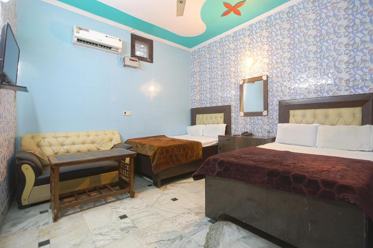 Spot On 43436 Hotel Mannat Spot Murádábád Exteriér fotografie