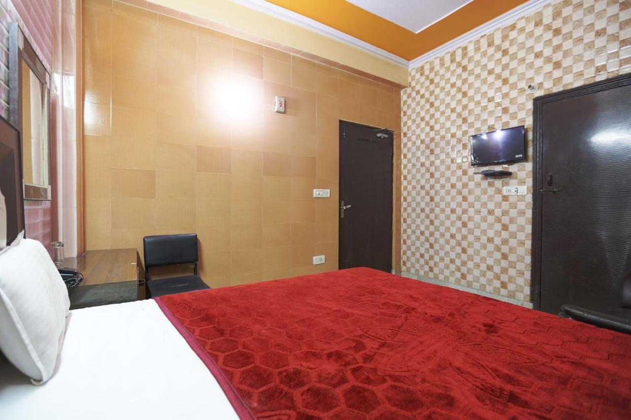 Spot On 43436 Hotel Mannat Spot Murádábád Exteriér fotografie